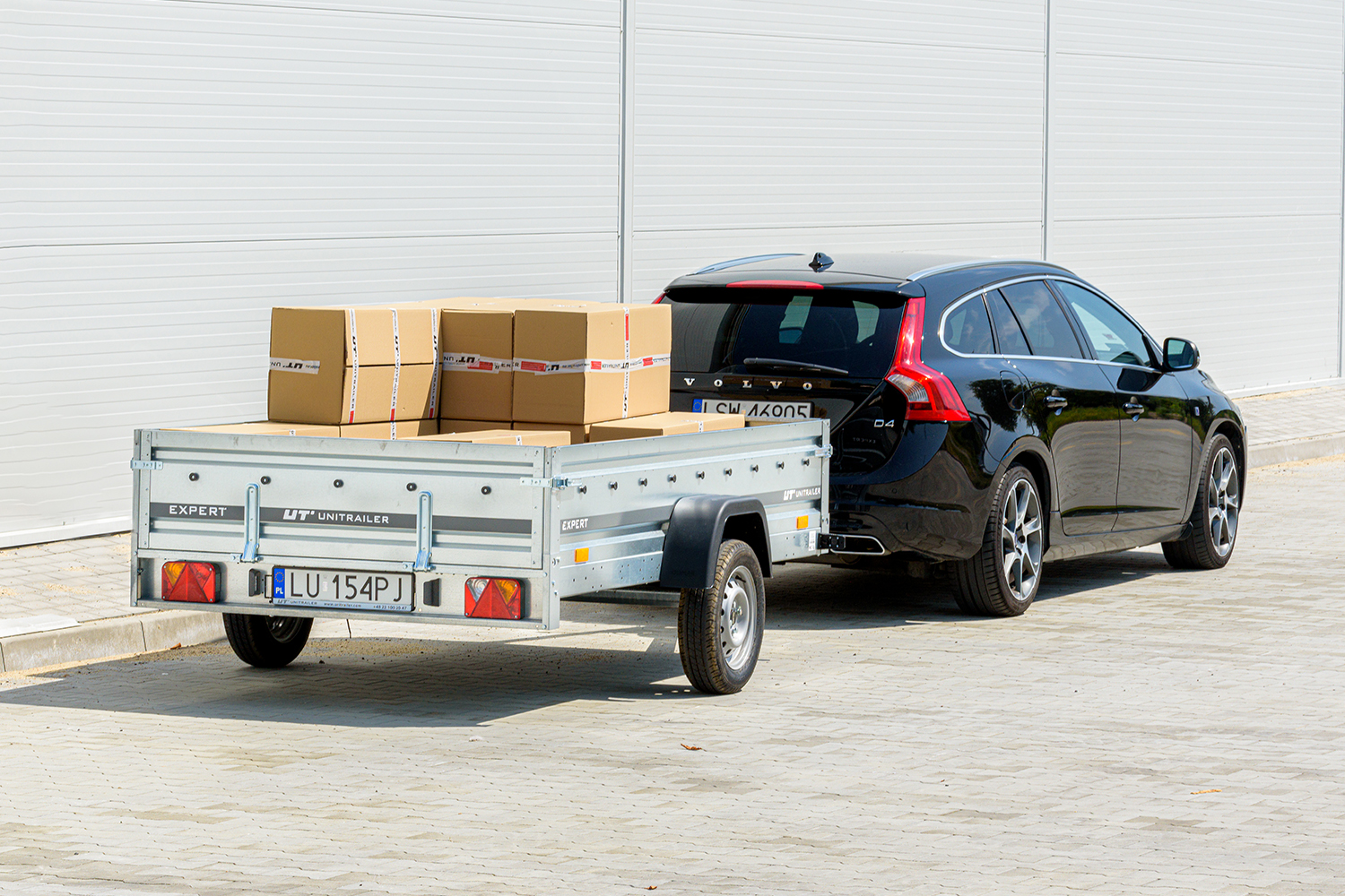 Transport einer langen Ladung mit einem Anhänger