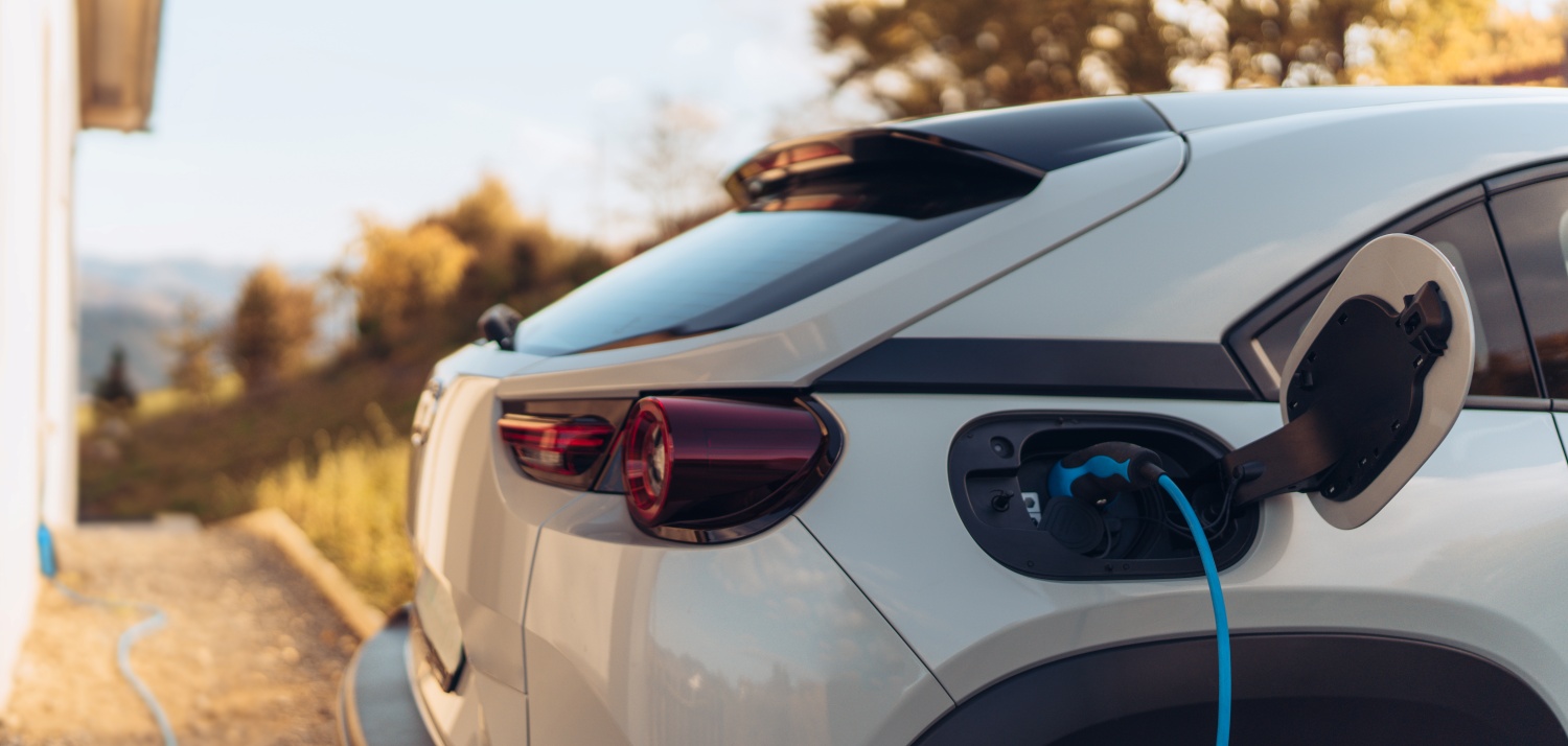 E-Auto mit Anhängerkupplung - kann man mit einem Elektroauto einen Anhänger ziehen?