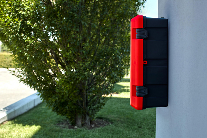 Feuerlöscherkasten 6kg DAKEN 82020 ADAMANT 671x310x247mm rot