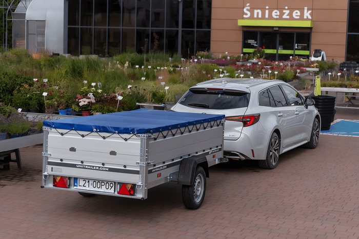 Einachsanhänger mit Aluminiumseitenwänden 264x125 Unitrailer Garden 264 KIPP ALU mit BIS-Seitenwänden, H-0-Rahmen und blauer Plane