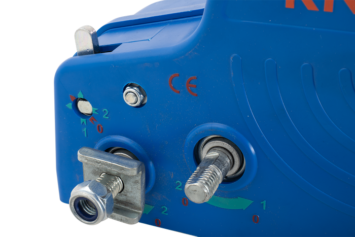 OUTLET Manuelle Seilwinde für Anhänger KNOTT 1135kg mit Stahlseil