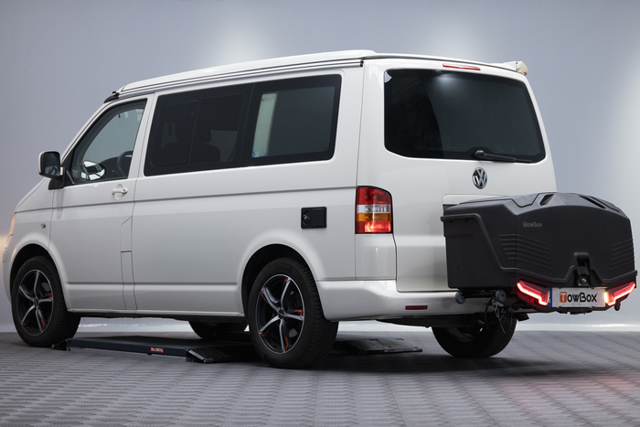 Towbox Camper Alpha schwarz (kurz) - Anhängerkupplungs-Dachbox