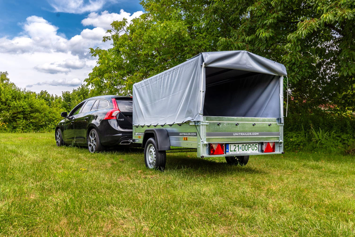 PKW-Anhänger 230x125 UNITRAILER GARDEN 230 KIPP mit Spriegel 80 cm und grauer Hochplane