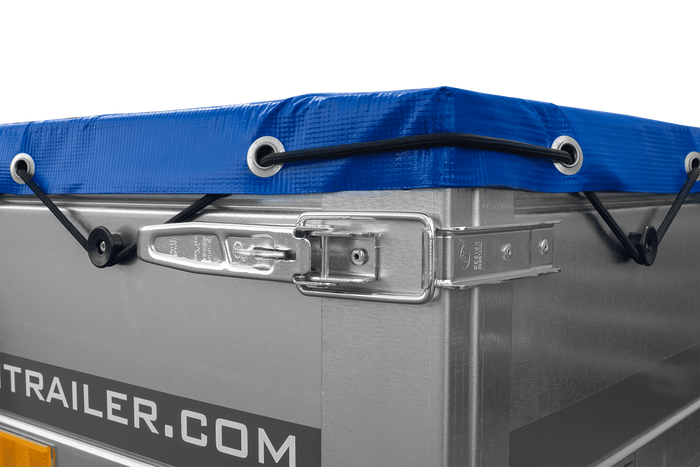 EINACHS-TIEFLADER GARDEN TRAILER 264 KIPP MIT STÜTZRAD, QUERSTREBEN UND BLAUER FLACHPLANE