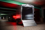 PKW-Anhänger 230x125 UNITRAILER GARDEN 230 KIPP mit Zusatzbordwändenund grauer Hochplane 80 cm