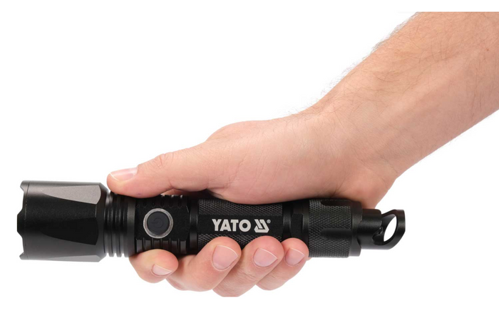 YATO YT-085609 LED 900lm Multifunktions-Taschenlampe, Powerbank, Flaschenöffner, Notfallhammer