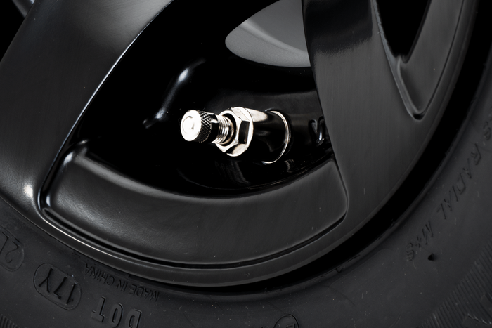 Verstärktes Rad für Anhänger KENDA REIFEN 195/55 R10C 98/96N ALUMINIUMFELGE STARCO schwarz 6Jx10"H2 5x112 ET:-4