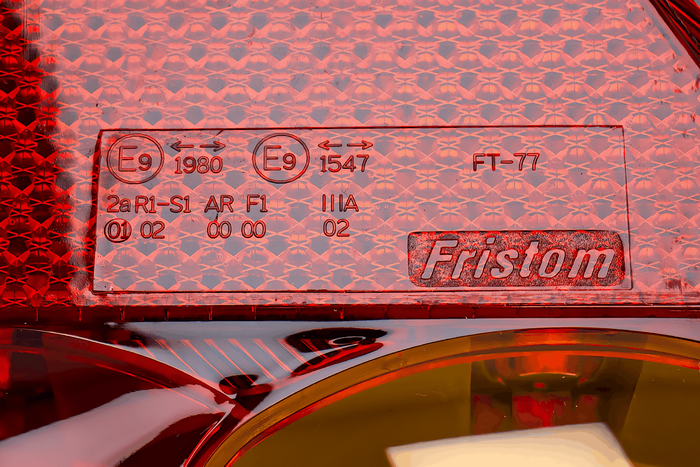 FRISTOM FT-77 Rückleuchte, 5 Funktionen, links