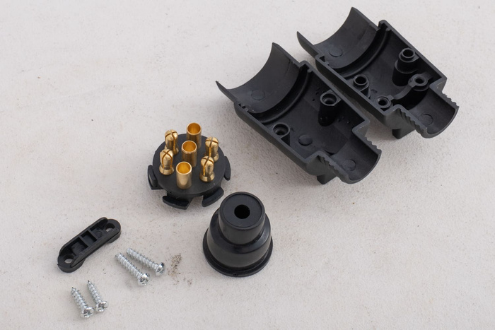 7-poliger UNITRAILER-Stecker für Anhängerkupplungsbuchse