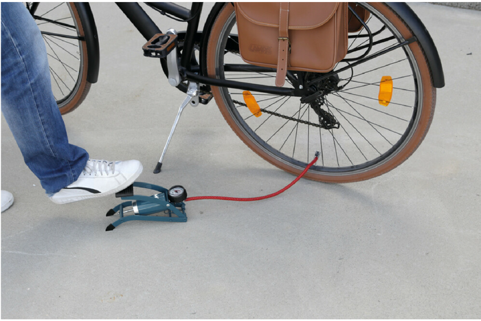 LAMPA Universal-Fußpumpe mit einem Zylinder