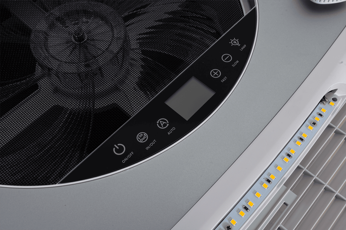 Automatischer Dachventilator PUNDMANN PLUS FAN für Wohnmobile mit Beleuchtung und Rollo 400×400 mm