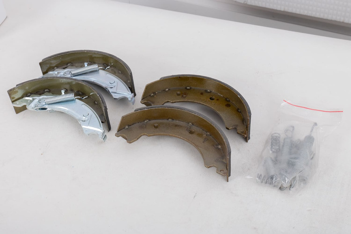 OUTLET Bremsbacken für gebremste Achsen KNOTT 200x50 SET