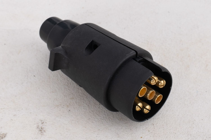 7-poliger KAMAR-Stecker für Anhängerkupplungsbuchse