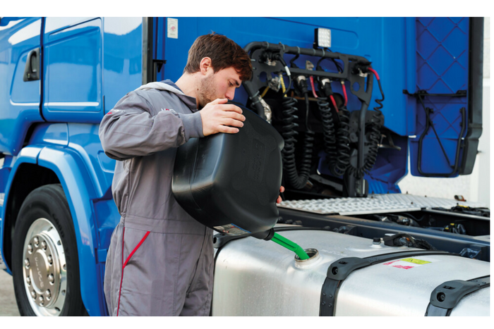 20-Liter-Kunststoffkanister von LAMPA mit Trichter