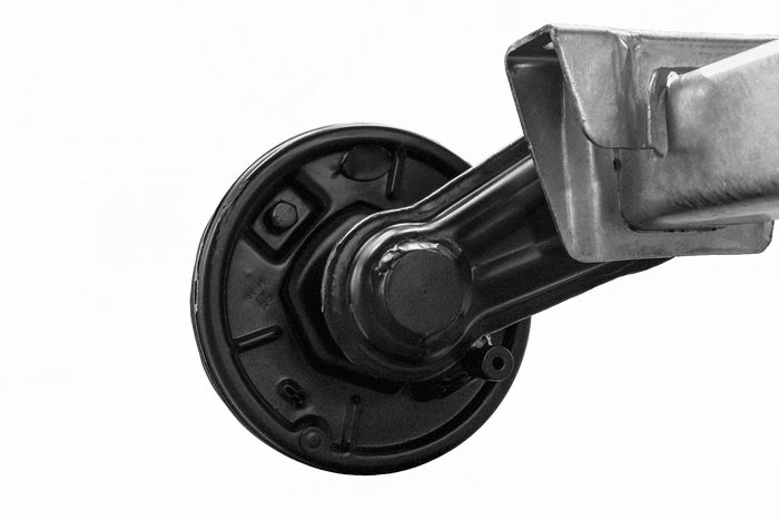 KNOTT VGB13 gebremste Achse für Anhänger/Autotransporter 1350 kg 1350 mm 1800 mm 5x112