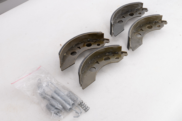 OUTLET Bremsbacken für gebremste Achsen AL-KO 200x50 SET